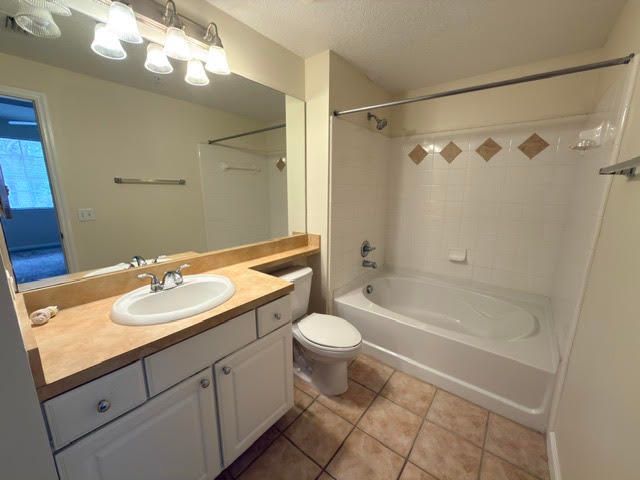 8201 Myrtlewood Circle W 201, Palm Beach Gardens, FL 33418