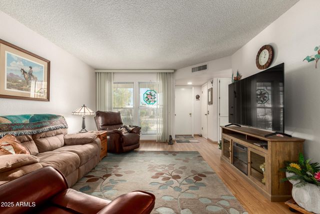 10422 W OCOTILLO Drive, Sun City, AZ 85373