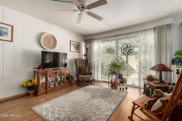 10422 W OCOTILLO Drive, Sun City, AZ 85373