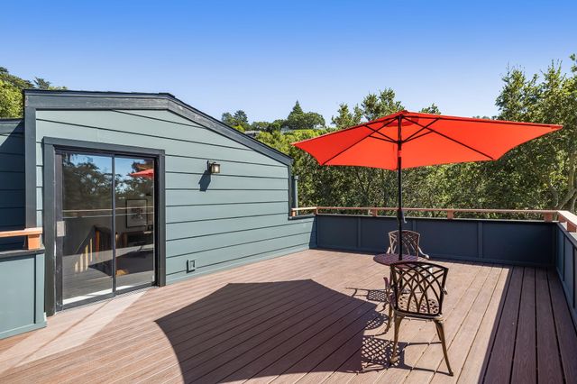 5899 Westover Dr, Oakland, CA 94611