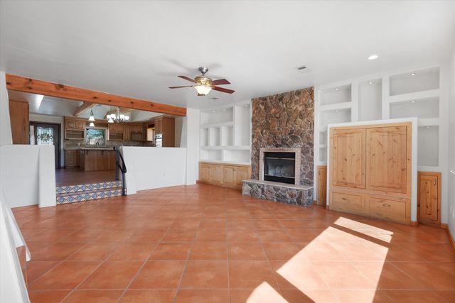 8 Calle Blanca, Corrales, NM 87048