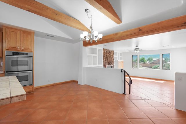 8 Calle Blanca, Corrales, NM 87048