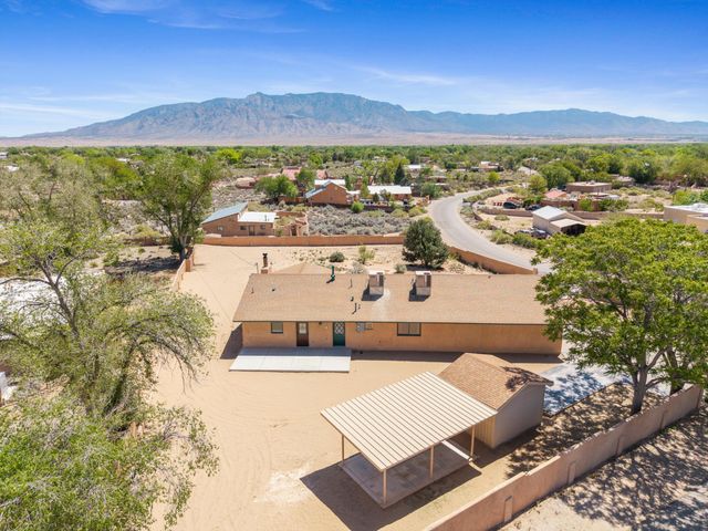 8 Calle Blanca, Corrales, NM 87048