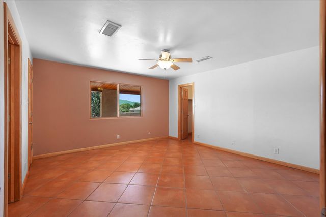 8 Calle Blanca, Corrales, NM 87048