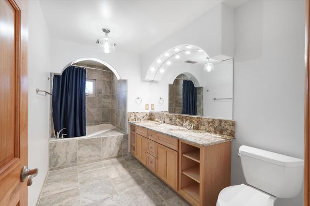 8 Calle Blanca, Corrales, NM 87048