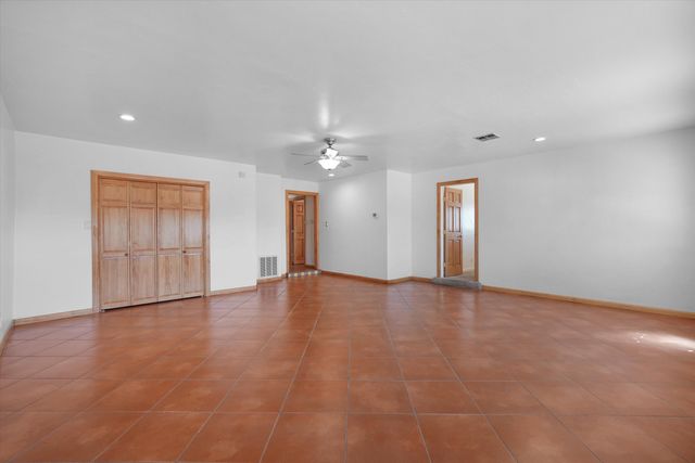 8 Calle Blanca, Corrales, NM 87048