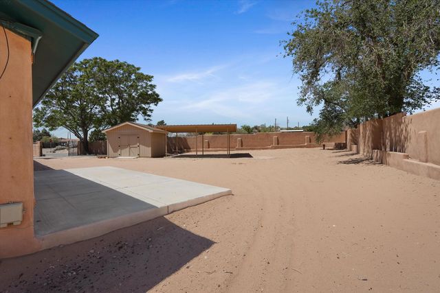 8 Calle Blanca, Corrales, NM 87048
