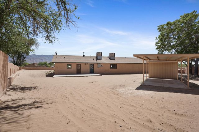 8 Calle Blanca, Corrales, NM 87048