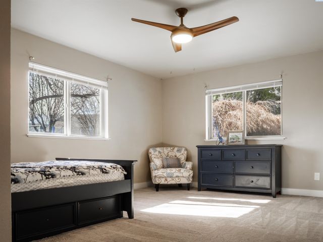 1450 Adair Dr, Richland, WA 99352