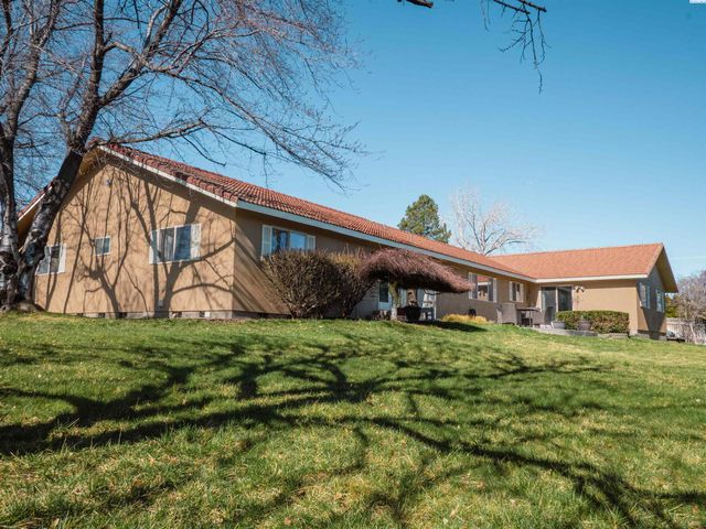 1450 Adair Dr, Richland, WA 99352