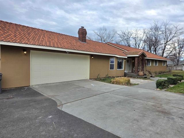 1450 Adair Dr, Richland, WA 99352