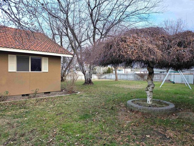 1450 Adair Dr, Richland, WA 99352