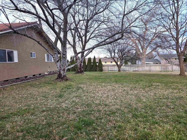 1450 Adair Dr, Richland, WA 99352