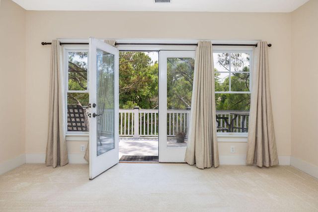 142 Wappoo Creek Drive Unit 9, Charleston, SC 29412