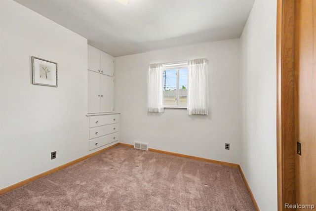 24211 Manistee Street, Oak Park, MI 48237