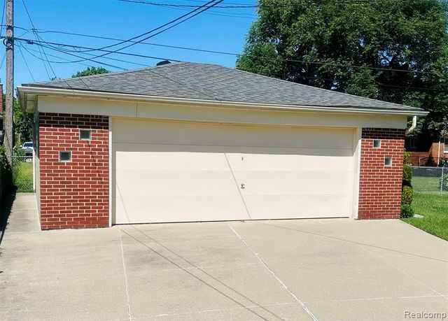 24211 Manistee Street, Oak Park, MI 48237
