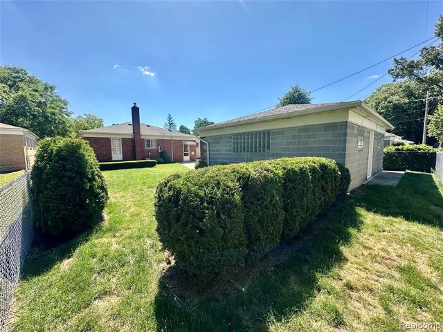 24211 Manistee Street, Oak Park, MI 48237