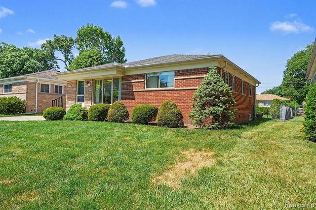 24211 Manistee Street, Oak Park, MI 48237