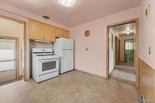 24211 Manistee Street, Oak Park, MI 48237