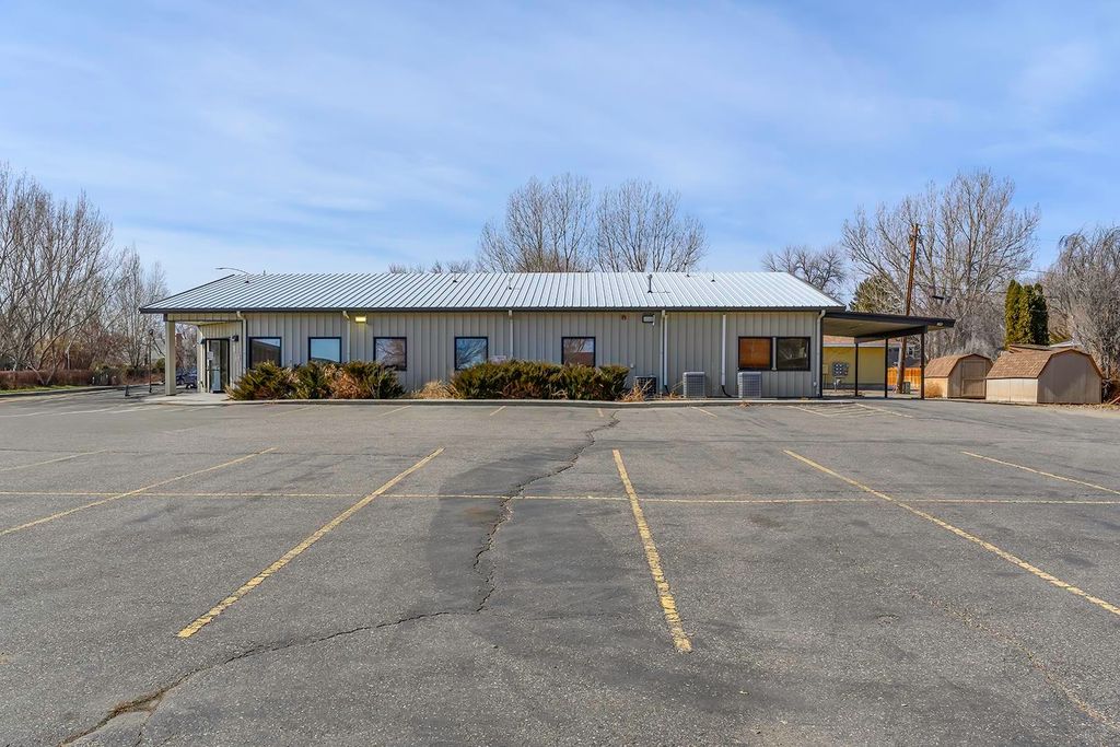 156 N 6th St, Basin, WY 82410 photo 2