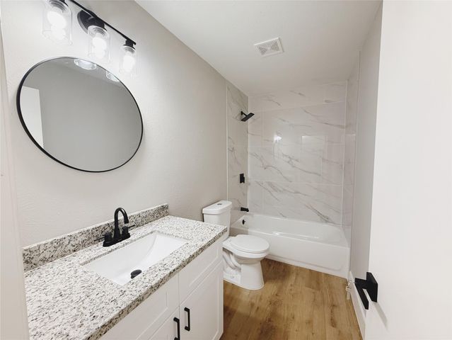 4218 Richmeadow Drive, Houston, TX 77048