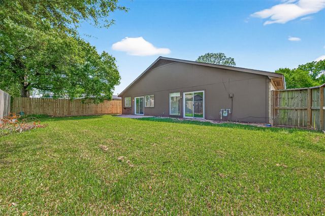 15903 Hickory Knoll Drive, Houston, TX 77059