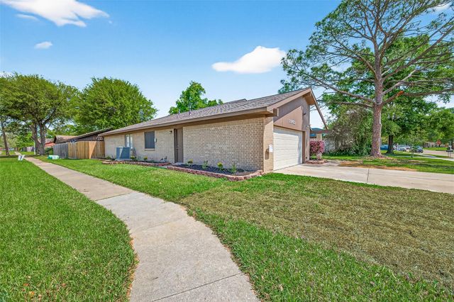 15903 Hickory Knoll Drive, Houston, TX 77059