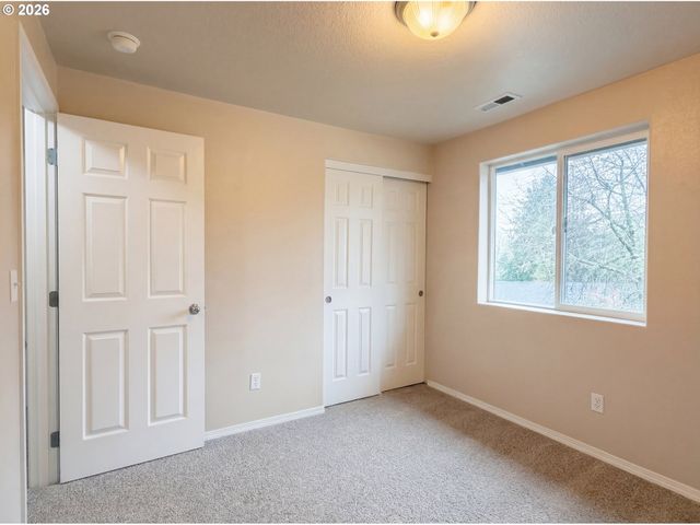 35056 WHITETAIL Ave, St Helens, OR 97051