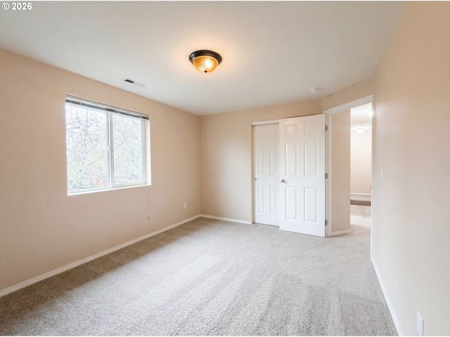 35056 WHITETAIL Ave, St Helens, OR 97051