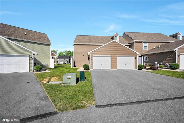 721 FARMWOOD LN, Lebanon, PA 17042