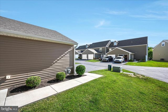 721 FARMWOOD LN, Lebanon, PA 17042