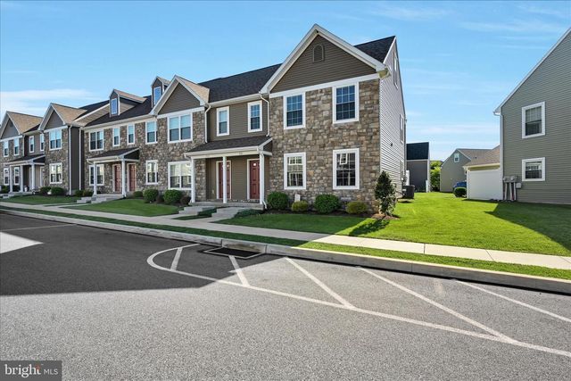 721 FARMWOOD LN, Lebanon, PA 17042