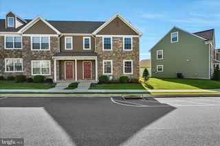 721 FARMWOOD LN, Lebanon, PA 17042