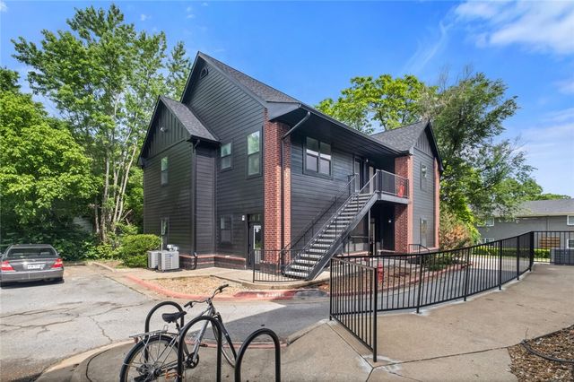 1115 N Leverett Avenue 101, Fayetteville, AR 72703