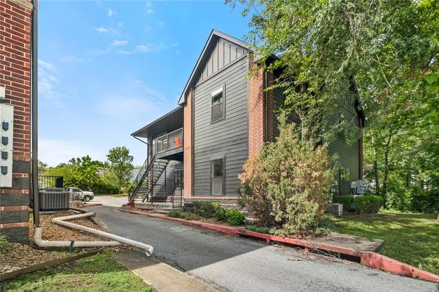 1115 N Leverett Avenue 101, Fayetteville, AR 72703