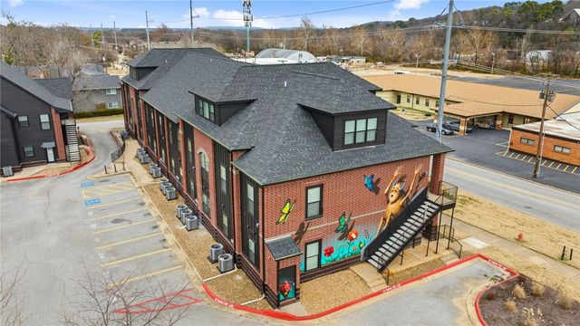 1115 N Leverett Avenue 101, Fayetteville, AR 72703