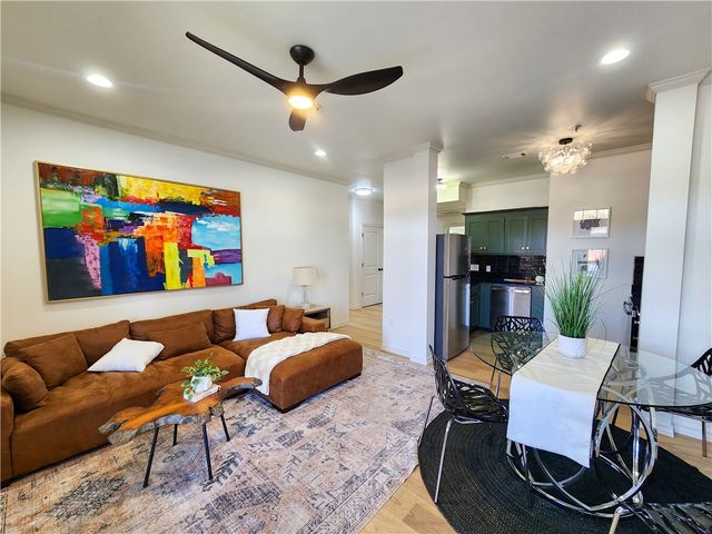 1115 N Leverett Avenue 101, Fayetteville, AR 72703