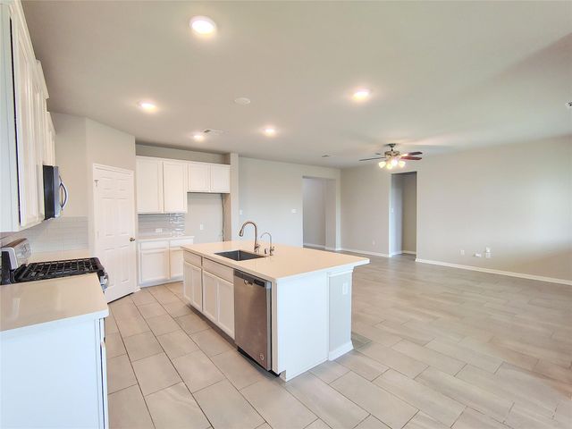 9822 Willow Crown Lane, Richmond, TX 77406