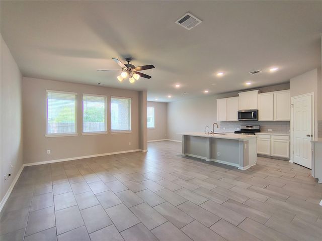 9822 Willow Crown Lane, Richmond, TX 77406