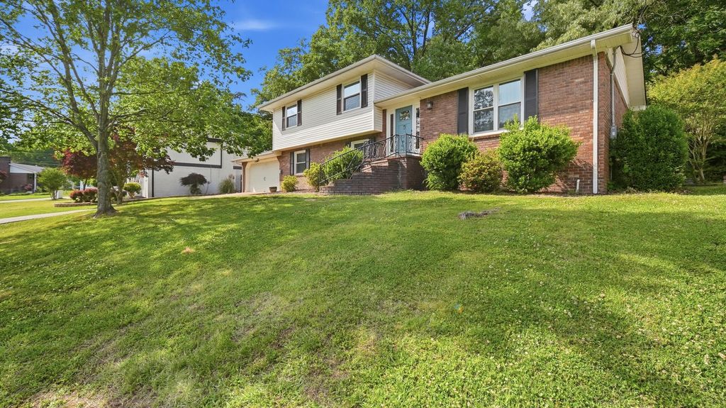 903 Brynewood Park Drive, Chattanooga, TN 37415