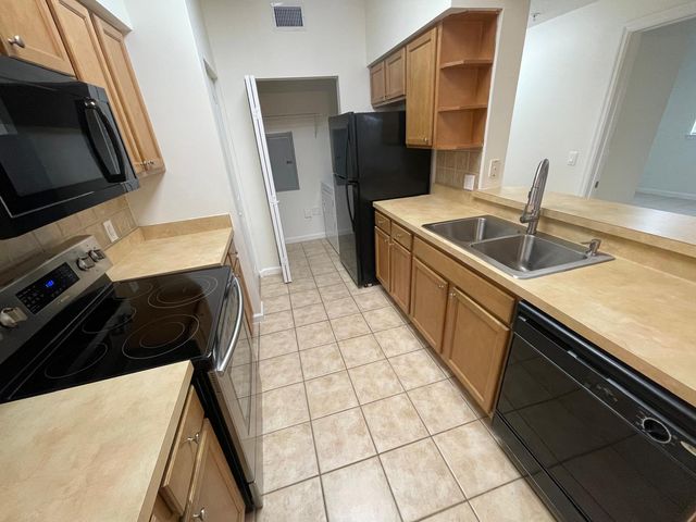 9857 Baywinds Drive 9111, Royal Palm Beach, FL 33411