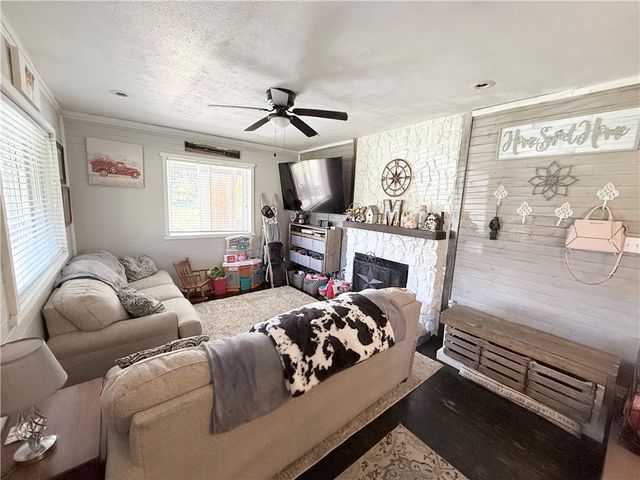 691 Cottage Grv, Wilmington Twp, PA 16105