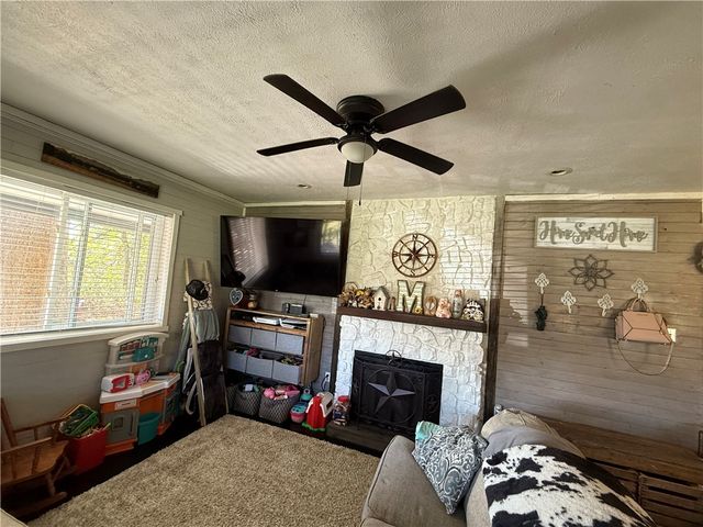 691 Cottage Grv, Wilmington Twp, PA 16105