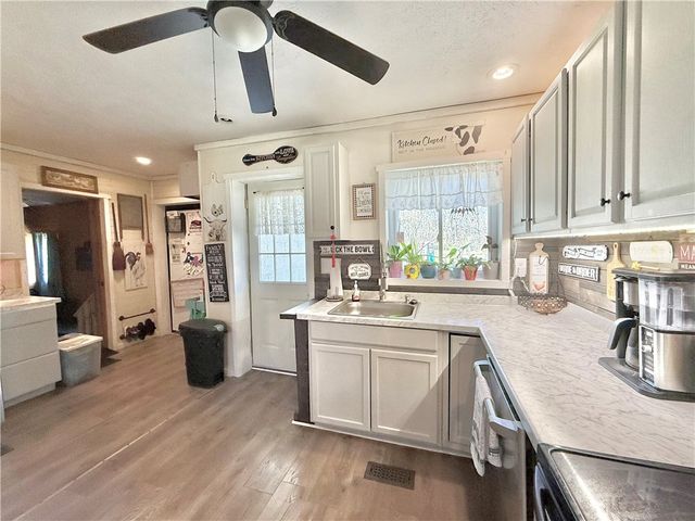 691 Cottage Grv, Wilmington Twp, PA 16105