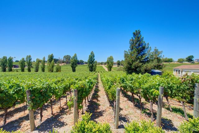 1597 Estee Ave, Napa, CA 94558