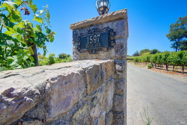 1597 Estee Ave, Napa, CA 94558