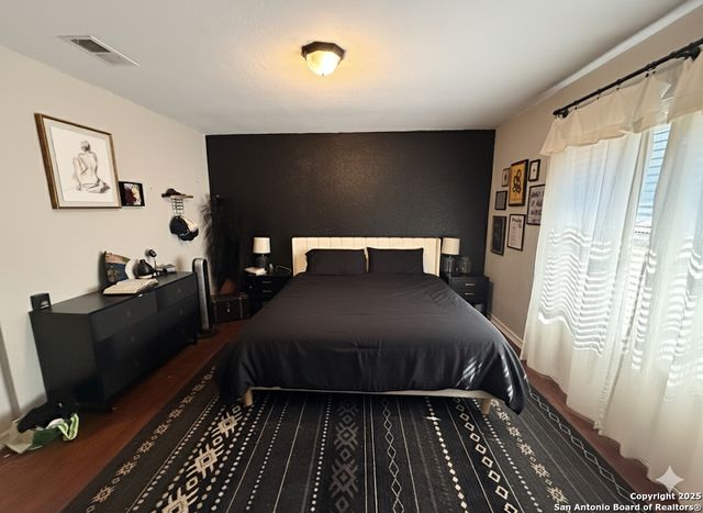 902 W Flournoy, Beeville, TX 78102