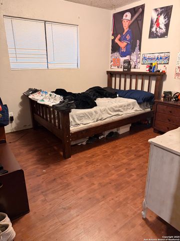 902 W Flournoy, Beeville, TX 78102