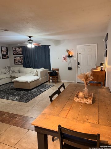 902 W Flournoy, Beeville, TX 78102