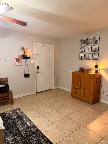 902 W Flournoy, Beeville, TX 78102